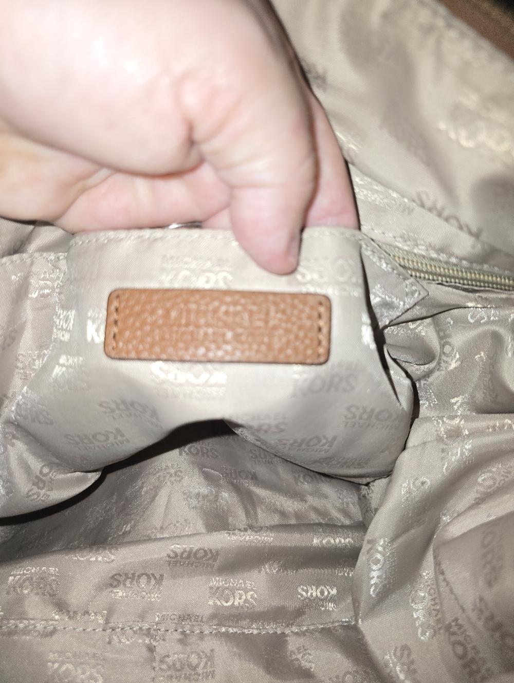 👜MK Michael Kors Pebbled Leather Satchel with MK Charm In Preloved Condition - Picture 9 of 10